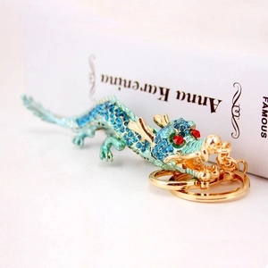 Porte-Clés Dragon Chinois de Luxe en Strass Alliage de Zinc Émail Signe du Zodiaque Pendentif de Sac pour Femmes Hommes Cadeau