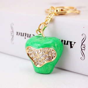 Creative green apple keychain with sparkling crystals and golden ring for car bag decor