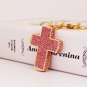 Exquisiter Metall Kreuz Schlüsselanhänger mit rosa Kristallen für Damen Autozubehör