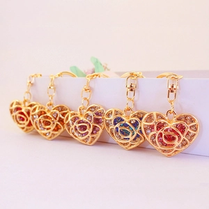 Alloy Rhinestone Heart Keychain Hollow Rose Design Gold Plated Key Ring For Women Bag Charm Jewelry Valentine Birthday Gift
