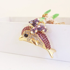 Sparkling dolphin keychain with purple rhinestone bow and crystal charms for car keys