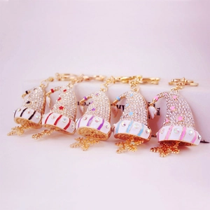 Porte-clés de Noël Bonnet Flocon de Neige Alliage de Zinc Émail Strass Porte-clés Breloque de Sac Pendentif Cadeau Homme Femme Quotidien