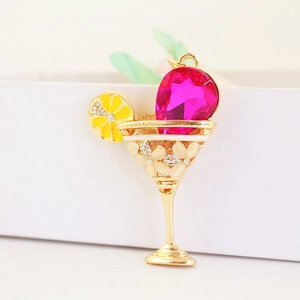 Portachiavi creativo a forma di cocktail con cristallo rosa, limone e ciondolo fiore