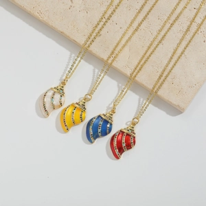Exquisite seashell pendant necklace with zircon inlay and gold chain in four vibrant colors