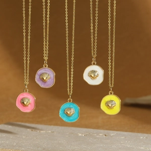Vintage Round Shell Pendant Necklace Gold Plated Copper Enamel Disc Ocean Sea Style Jewelry For Women Elegant Neck Chain Gift