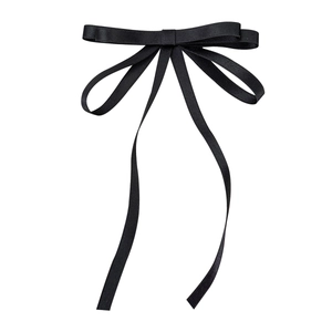 Fermaglio per capelli con fiocco in raso nero e nastri lunghi per uno stile elegante