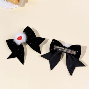 Fermagli per capelli in velluto con strass, pompon bianco e cuore rosso ricamato