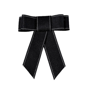 Elegante zwarte strik haarclip met witte stiksels en lange linten achtergrond
