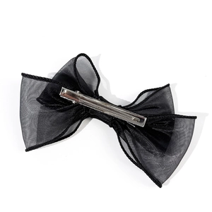 Pince à cheveux élégante en organza noir avec nœud et barrette en métal argenté