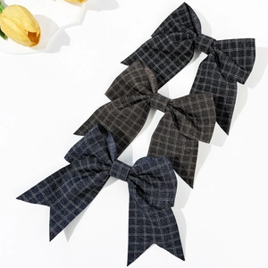 Set di tre fermagli per capelli a fiocco scozzese con eleganti nastri a coda lunga