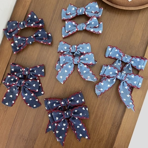 Barrettes à Cheveux Nœud Imprimé Cœur Saint-Valentin Jolies Pinces Croco avec Bord Festonné Accessoires Cheveux