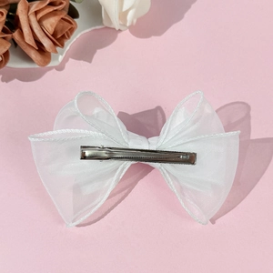 Elegante fermaglio per capelli in tulle bianco a doppio strato con volant e clip a becco d'anatra