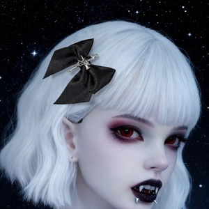 Nœud de cheveux gothique en satin noir avec poignard argenté, style punk sombre