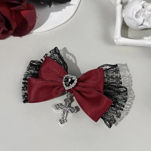 Barrette nœud gothique avec gemme cœur et croix argentée sur ruban satin rouge