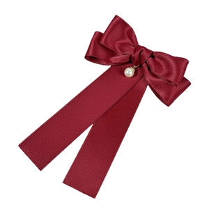 Elegante fermaglio per capelli in raso rosso vino con pendente di perla per donne
