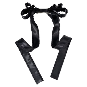 Barrette à cheveux Lolita en satin noir avec longs rubans et bords à volants pour femme