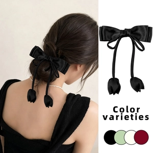 Pince à cheveux élégante en satin avec longs rubans et pendentifs tulipes multicolores