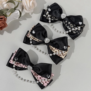 Lot de 3 barrettes à nœuds en satin imprimé léopard avec strass et perles élégantes