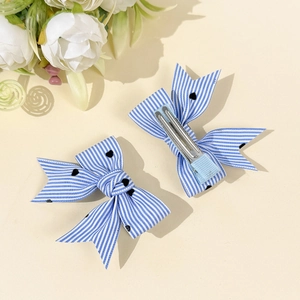 Haarspangen mit blau weißen Streifen und Herzmuster im japanischen Lolita Stil für Mädchen