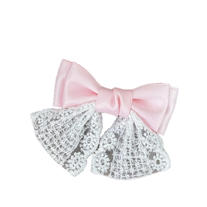 Pinza para el pelo con lazo de satén rosa y flores de encaje blanco para niñas