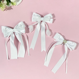 Pince à Cheveux Nœud en Ruban Blanc Doux pour Femmes Élégant Ruban de Satin Fait Main avec Long Gland Accessoire de Coiffure Fée
