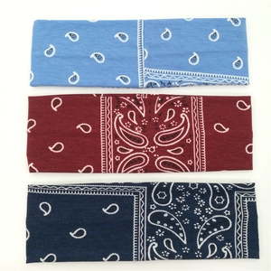 Lot de trois bandeaux élastiques à imprimé Paisley en bleu clair, bordeaux et bleu foncé