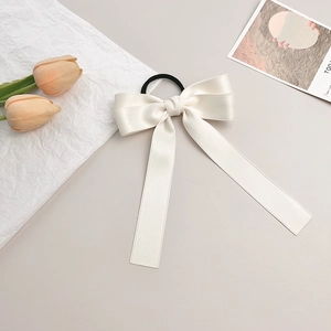 Élastique à cheveux élégant avec nœud en satin crème et longs rubans pour femmes accessoires