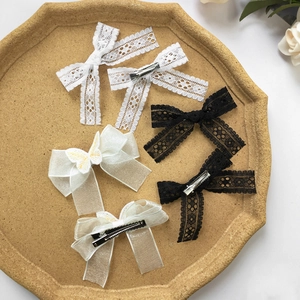 Set di fermagli per capelli con fiocco in pizzo bianco e nero con clip a coccodrillo