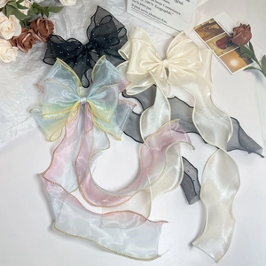 Drei elegante große Schleifen-Haarspangen mit langen Bändern aus Tüll, Satin und Organza