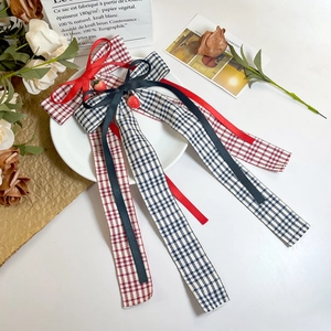 Barrette à cheveux avec nœud à carreaux et fraise style britannique en rouge et bleu
