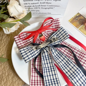 Barrettes à cheveux avec nœud fraise de style britannique en tissu pied-de-poule rouge et bleu
