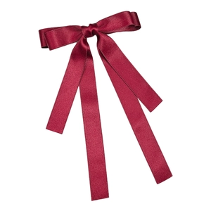 Eleganter weinroter Satin-Haarclip mit doppelter Schleife und langen Seidenbändern