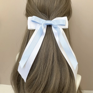 Barrette nœud élégante à double couche avec rubans en satin bleu et blanc fin