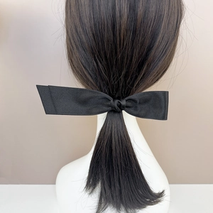 Eleganter schwarzer Satin-Schleifen-Haarclip für Damen, minimalistischer Look am Pferdeschwanz