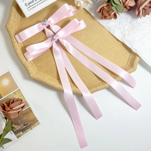 Barrettes à nœuds en satin rose avec strass en cœur et longs rubans pour femmes