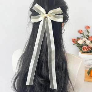 Eleganter cremeweißer Schleifen-Haarclip mit langen Bändern aus Satin und Organza für Damen