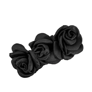 Pince à cheveux de style forêt avec trois roses noires en tissu pour femmes élégantes
