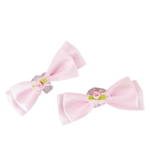Paire de barrettes à nœuds en satin rose avec roses décoratives et bordures argentées