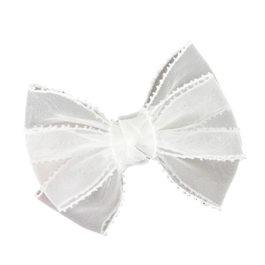 Pince à cheveux noeud blanc en maille élégante avec bordure de perles pour un style féerique