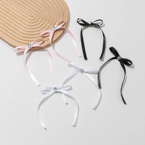 Barrettes en ruban de satin rose noir blanc avec gemmes arc-en-ciel en cœur