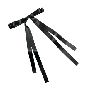 Elegante fermaglio per capelli in raso nero con doppio fiocco e lunghi nastri cadenti