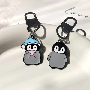 Creative Cute Cartoon Penguin Alloy Enamel Keychain Sweet Animal Heart Pendant Drip Oil Metal Key Ring Hanging Decor Gift