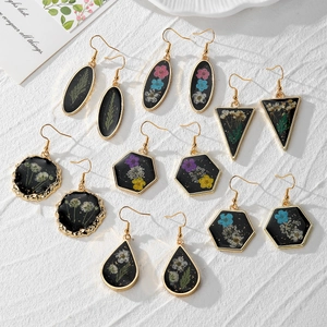 Stainless Steel Hook Resin Dried Flower Earrings Geometric Dark Style Vintage Floral Drop Earrings For Women Jewelry