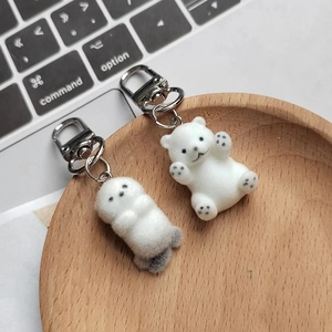 Porte-clés Animal en Flocage Mignon Dessin Animé Loutre Ours Polaire Ornement de Sac Kawaii Accessoire de Décoration Cadeau