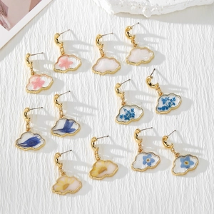 Resin Cloud Real Dried Flower Drop Earrings Stainless Steel Post Golden Moon Floral Dangle Earrings Women Jewelry Gift