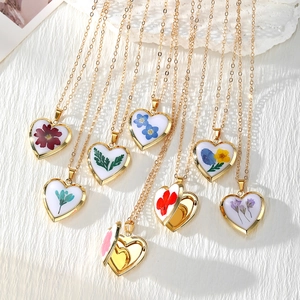 Bohemian Heart Locket Dried Flower Necklace For Women Stainless Steel Chain Real Plant Resin Pendant Jewelry Gift