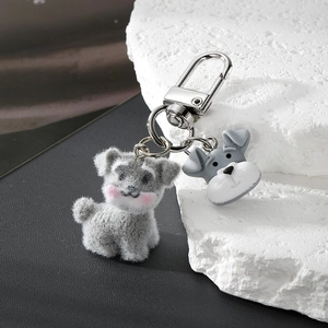 Porte-clés chiot schnauzer floqué gris avec breloque en silicone et fermoir en métal