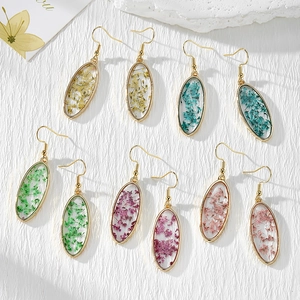 Handmade Real Dried Flower Resin Earrings Oval Gold Frame Stainless Steel Hook Gypsophila Pastoral Jewelry Women Gift