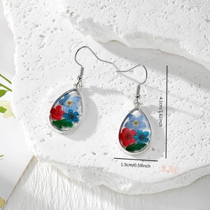 Boucles d'oreilles gouttes en résine faites main avec fleurs séchées et tailles