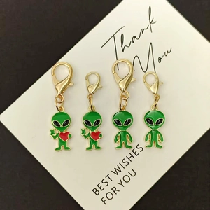 Alien Enamel Keychain Pendant Alloy Green Alien Heart Charm Metal Lobster Clasp Bag Hanging Ornament Trendy Jewelry Gift
